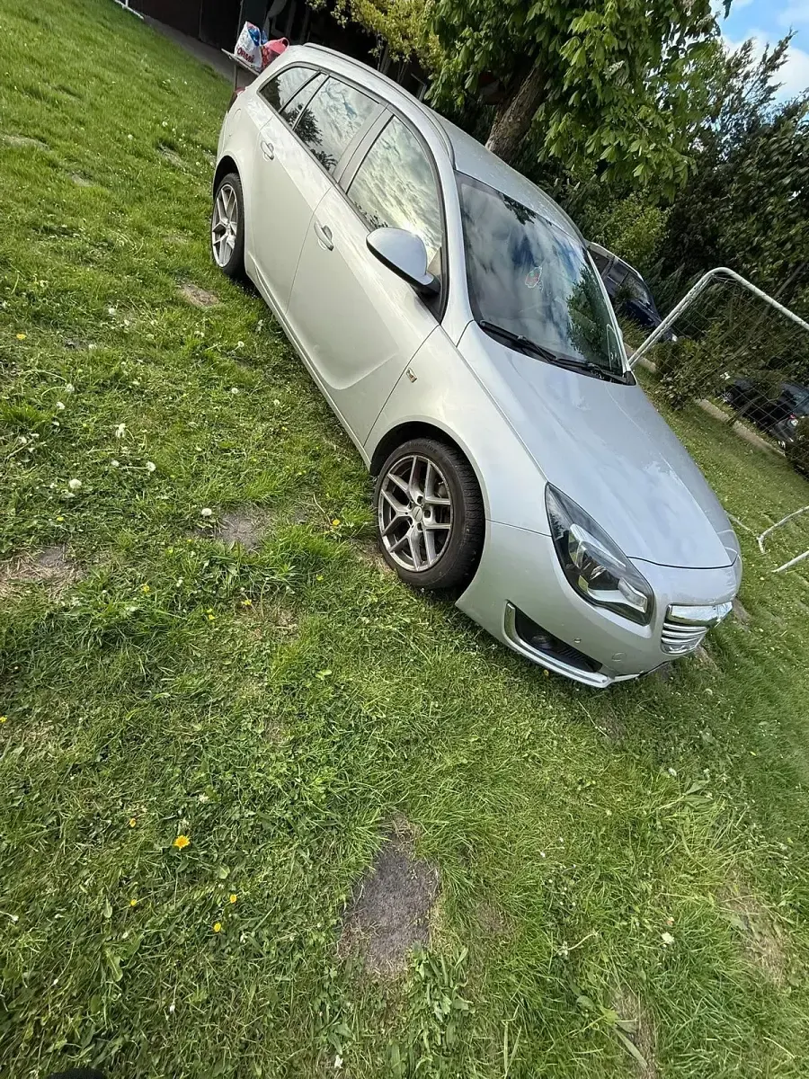 Gebraucht Opel Insignia 120 PS (88 kW) 2014 Silber Kombi