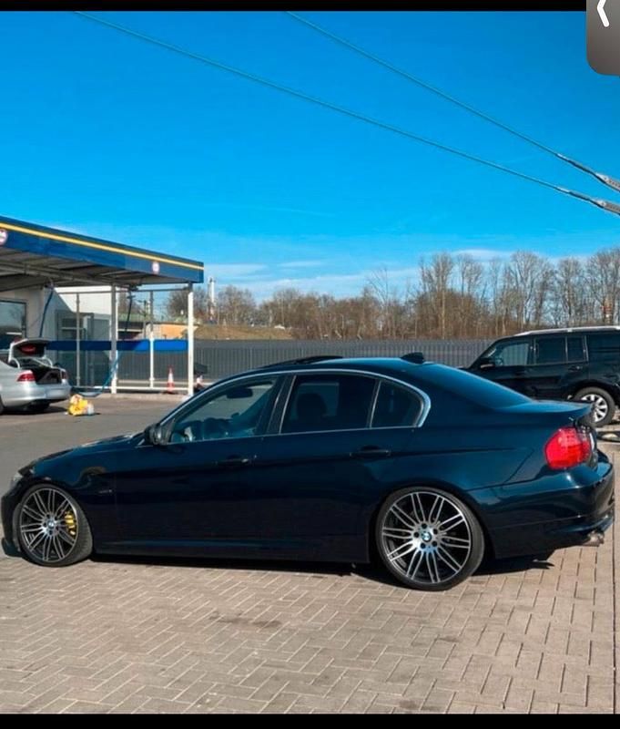 Gebraucht BMW 325 218 PS (160 kW) 2009 Blau Limousine