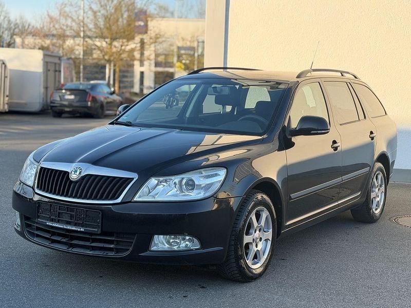 Gebraucht Skoda Octavia Ambiente 122 PS (89 kW) 2010 Schwarz Kombi