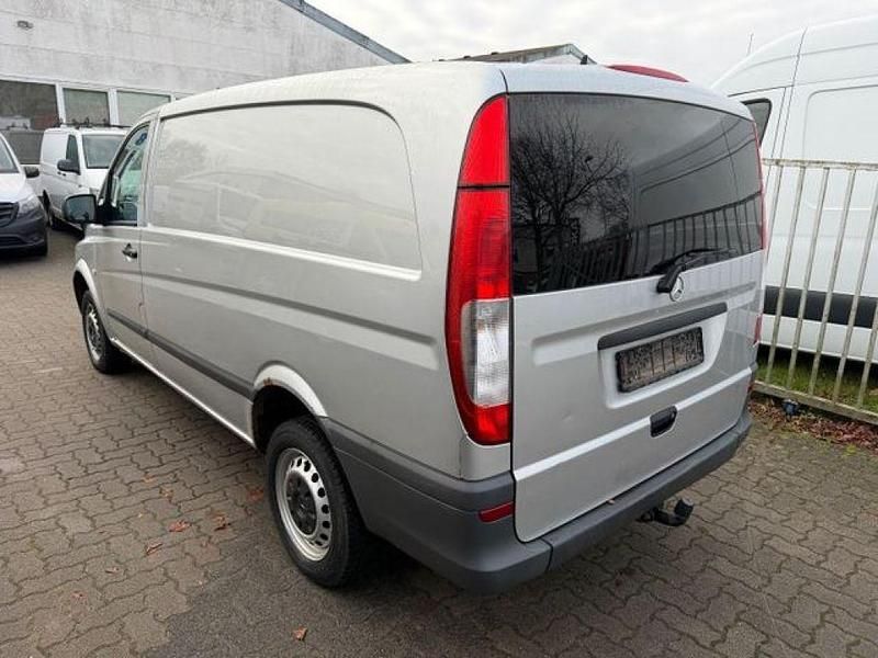 Gebraucht Mercedes Vito 163 PS (119 kW) 2011 Silber (metallic) Van