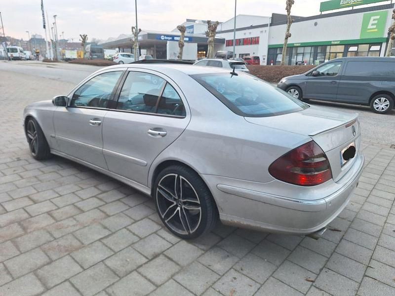 Gebraucht Mercedes E500 Avantgarde 306 PS (225 kW) 2002 Limousine