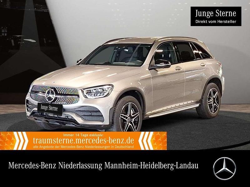 Mojavesilber Gebraucht 2021 Mercedes GLC300e AMG SUV | 44.890 € - Bild 1/3