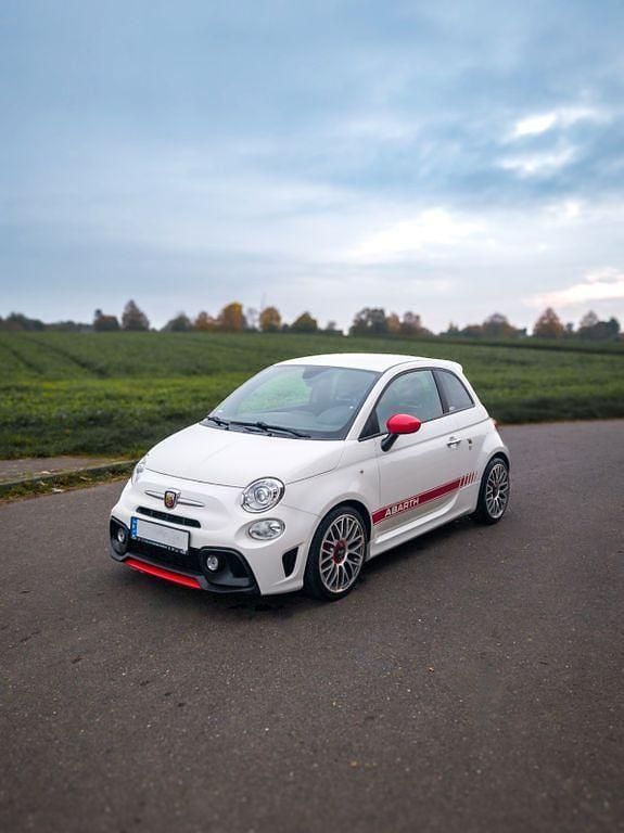 Weiß Gebraucht 2017 Abarth 595 Turismo Kleinwagen | 16.499 € (Fairer Preis) - Bild 1/4