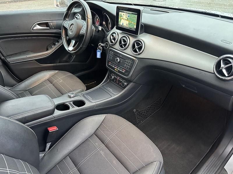 Gebraucht Mercedes CLA200 156 PS (114 kW) 2016 Silber Kombi