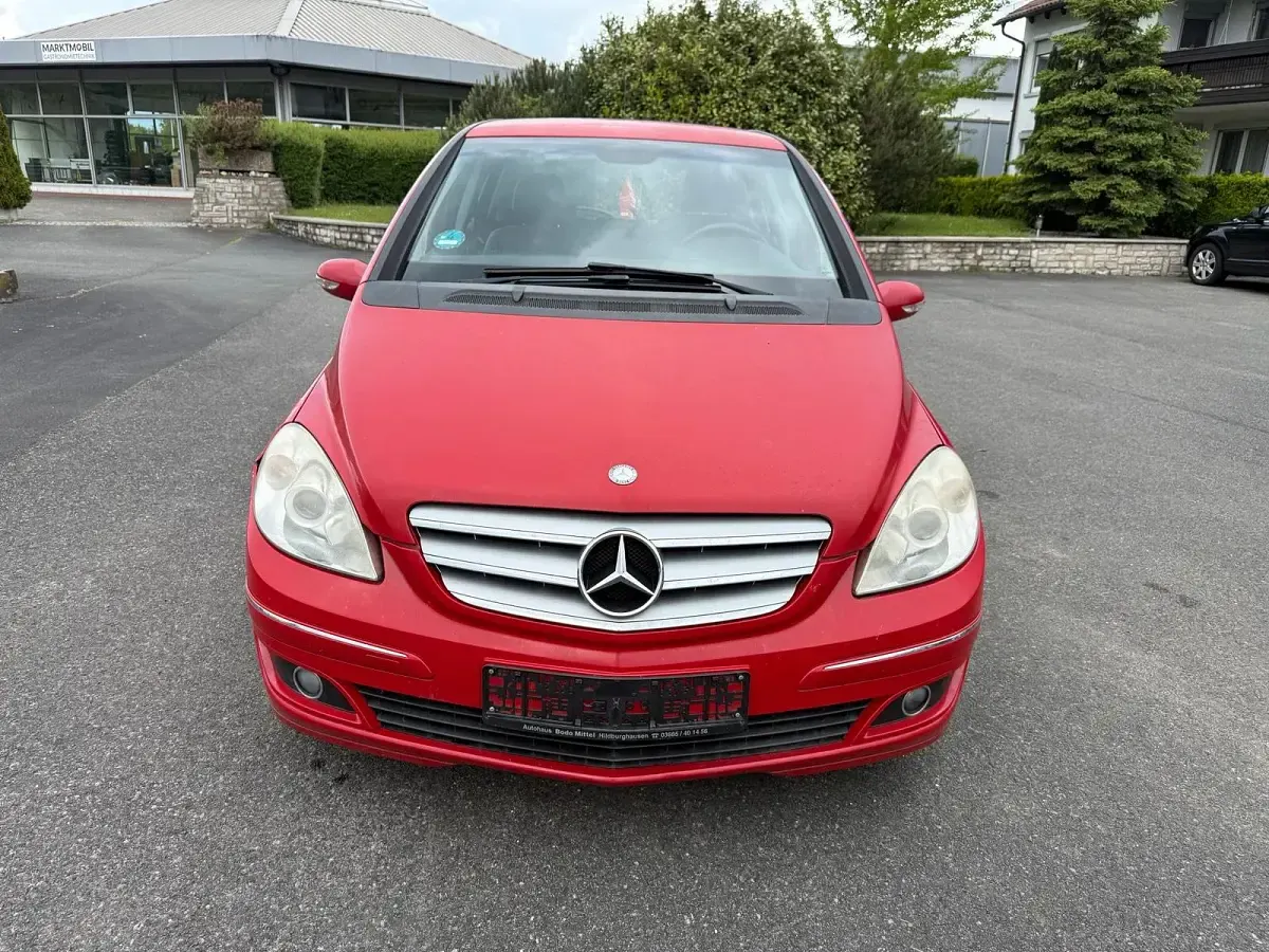 Gebraucht Mercedes B200 136 PS (100 kW) 2006 Rot Van / Kleinbus
