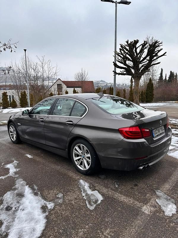 Gebraucht BMW 525 204 PS (150 kW) 2010 Braun Limousine