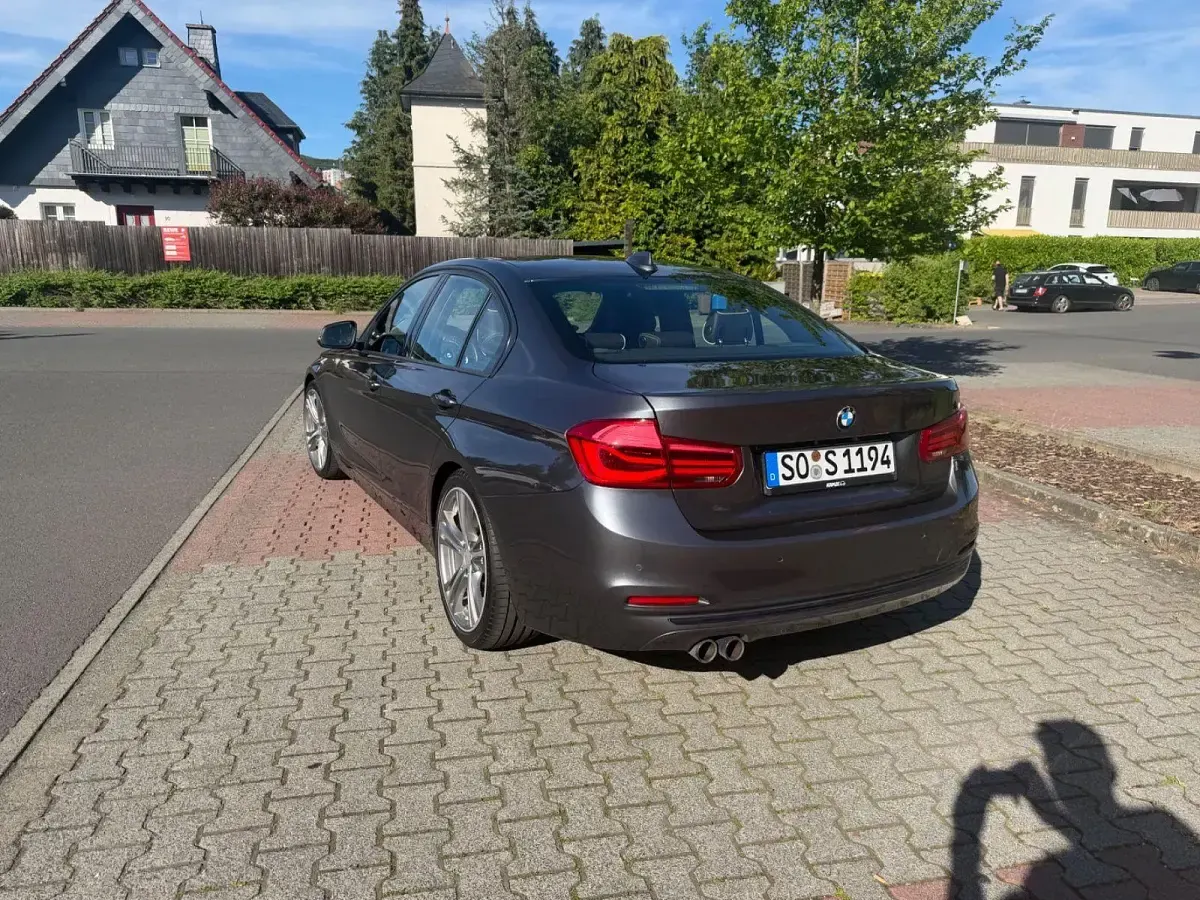 Gebraucht BMW 330 Luxury Line 258 PS (189 kW) 2016 Grau Limousine