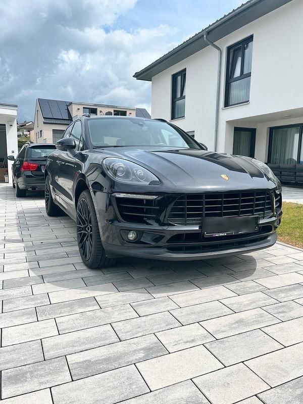 Schwarz Gebraucht 2016 Porsche Macan SUV | 29.900 € (Guter Preis) - Bild 1/4