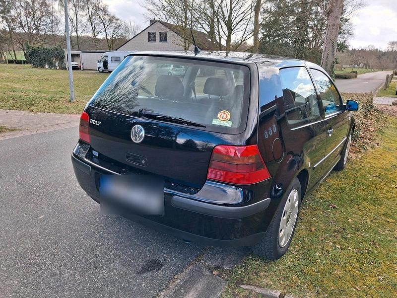 Gebraucht VW Golf IV 75 PS (55 kW) 2001 Schwarz Kleinwagen