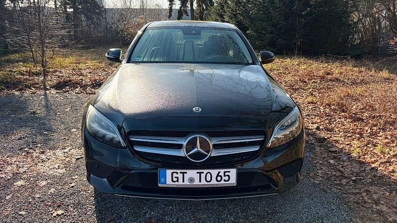 Second-hand Mercedes C180 156 CP (114 kW) 2022 Negru Berlinǎ