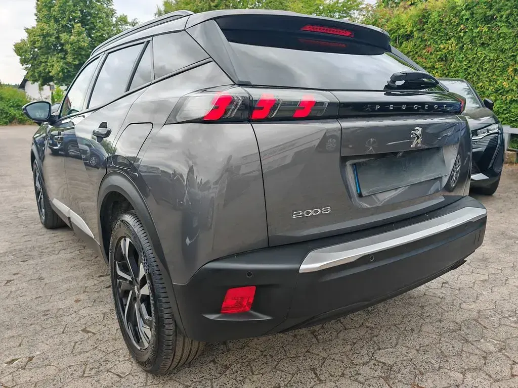 Gebraucht Peugeot 2008 Allure 101 PS (74 kW) 2022 Grau SUV