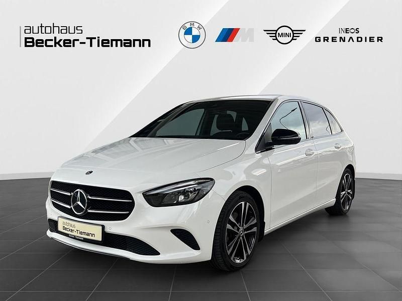 Weiß Gebraucht 2019 Mercedes B200 Van / Kleinbus | 20.809 € (Fairer Preis) - Bild 1/4