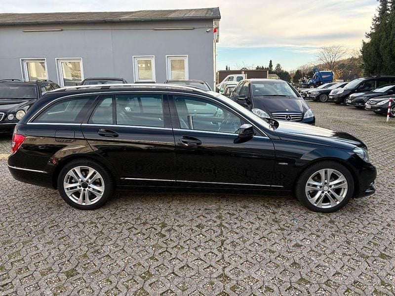 Gebraucht Mercedes C250 204 PS (150 kW) 2012 Schwarz Kombi