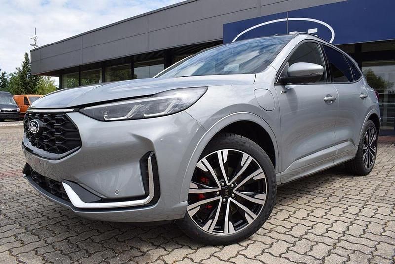 Neu Ford Kuga ST-Line X 242 PS (177 kW) 2026 Silber SUV