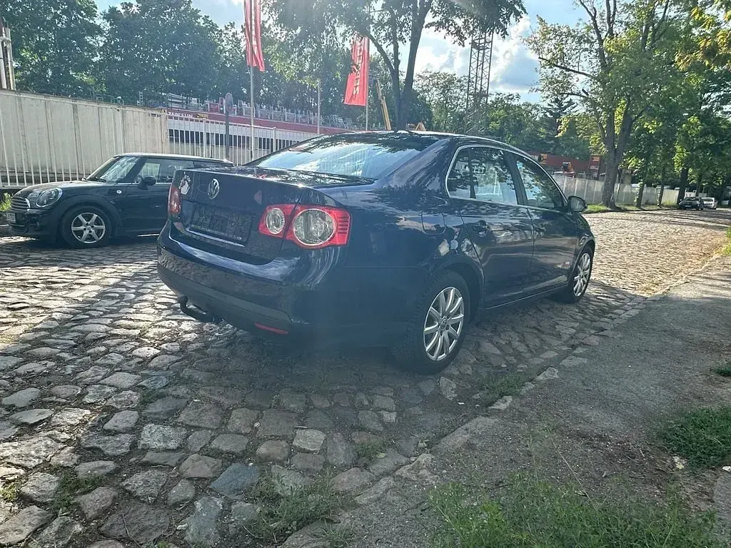 Gebraucht VW Jetta 150 PS (110 kW) 2007 Blau Limousine