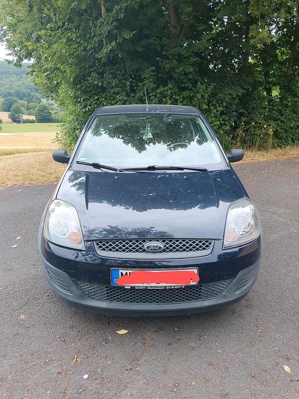 Blau Gebraucht 2005 Ford Fiesta Kleinwagen | 500 € (Superpreis) - Bild 1/4