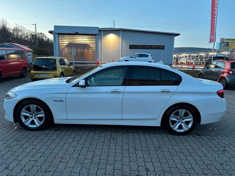 Gebraucht BMW 530 258 PS (189 kW) 2014 Weiß Limousine