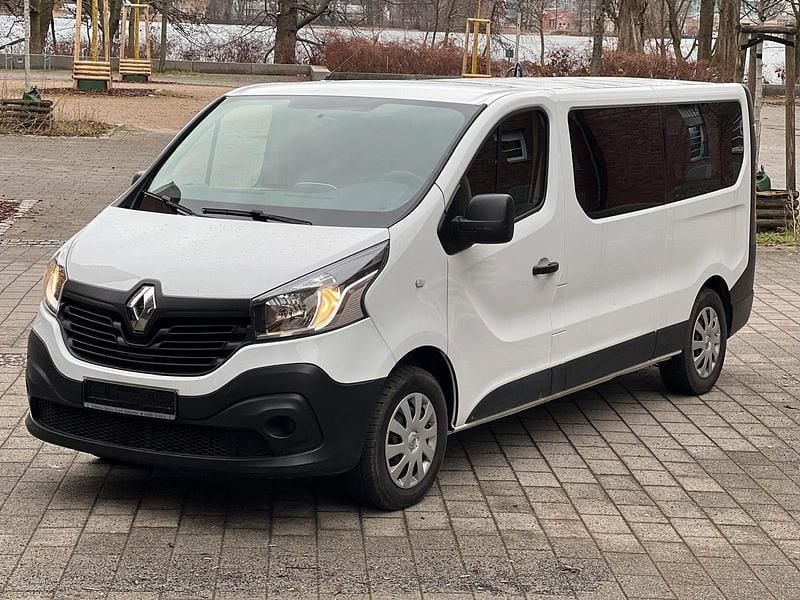 Weiß Gebraucht 2018 Renault Trafic Expression Van | 16.900 € (Fairer Preis) - Bild 1/4