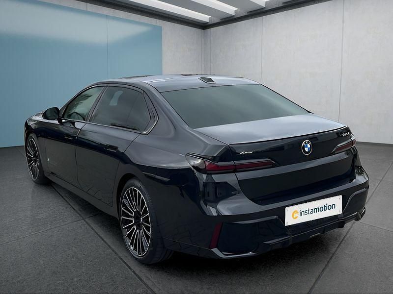 Gebraucht BMW 740 M Sport 299 PS (219 kW) 2025 Schwarz Limousine