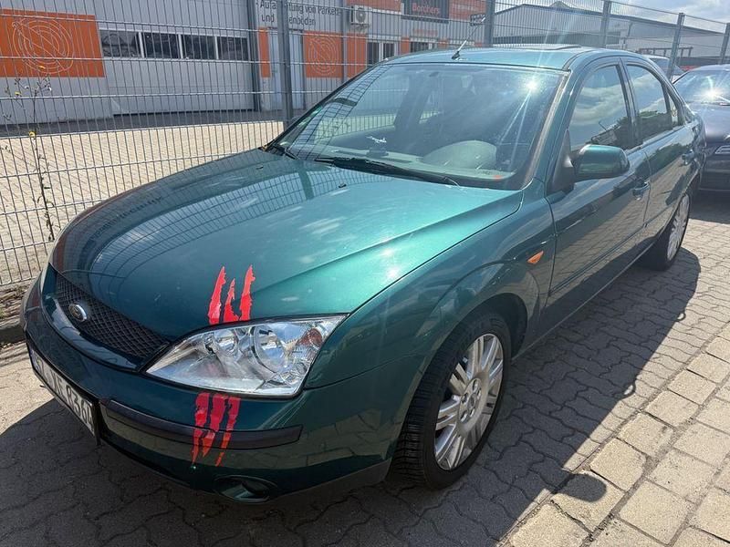 Grün Gebraucht 2001 Ford Mondeo Ambiente Limousine | 2.200 € (Fairer Preis) - Bild 1/4