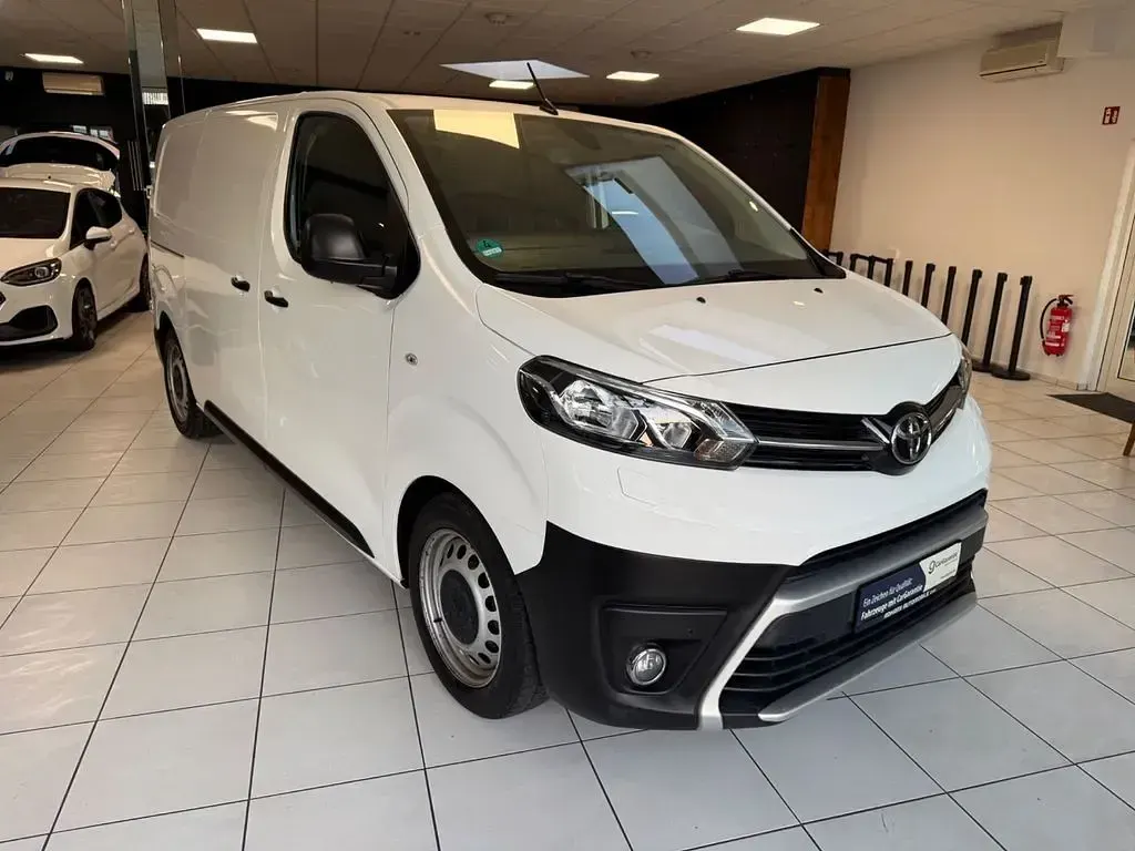 Gebraucht Toyota Proace Verso 116 PS (85 kW) 2019 Weiß Kombi