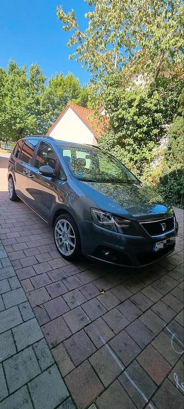 Grau Gebraucht 2014 Seat Alhambra Van / Kleinbus | 11.000 € (Fairer Preis) - Bild 1/4