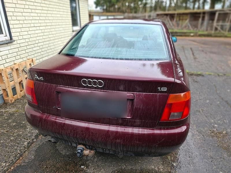 Usata Audi A4 105 CV (77 kW) 1995 Andere farben Berlina