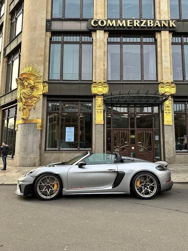 Silber Gebraucht 2024 Porsche Boxster Spyder Cabrio | 164.718 € (Etwas zu teuer) - Bild 1/4