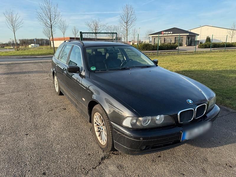 Gebraucht BMW 525 192 PS (141 kW) 2000 Schwarz Kombi