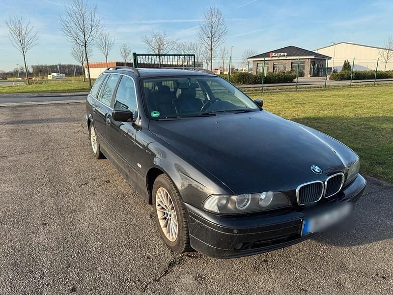 Schwarz Gebraucht 2000 BMW 525 Kombi | 2.950 € (Fairer Preis) - Bild 1/4