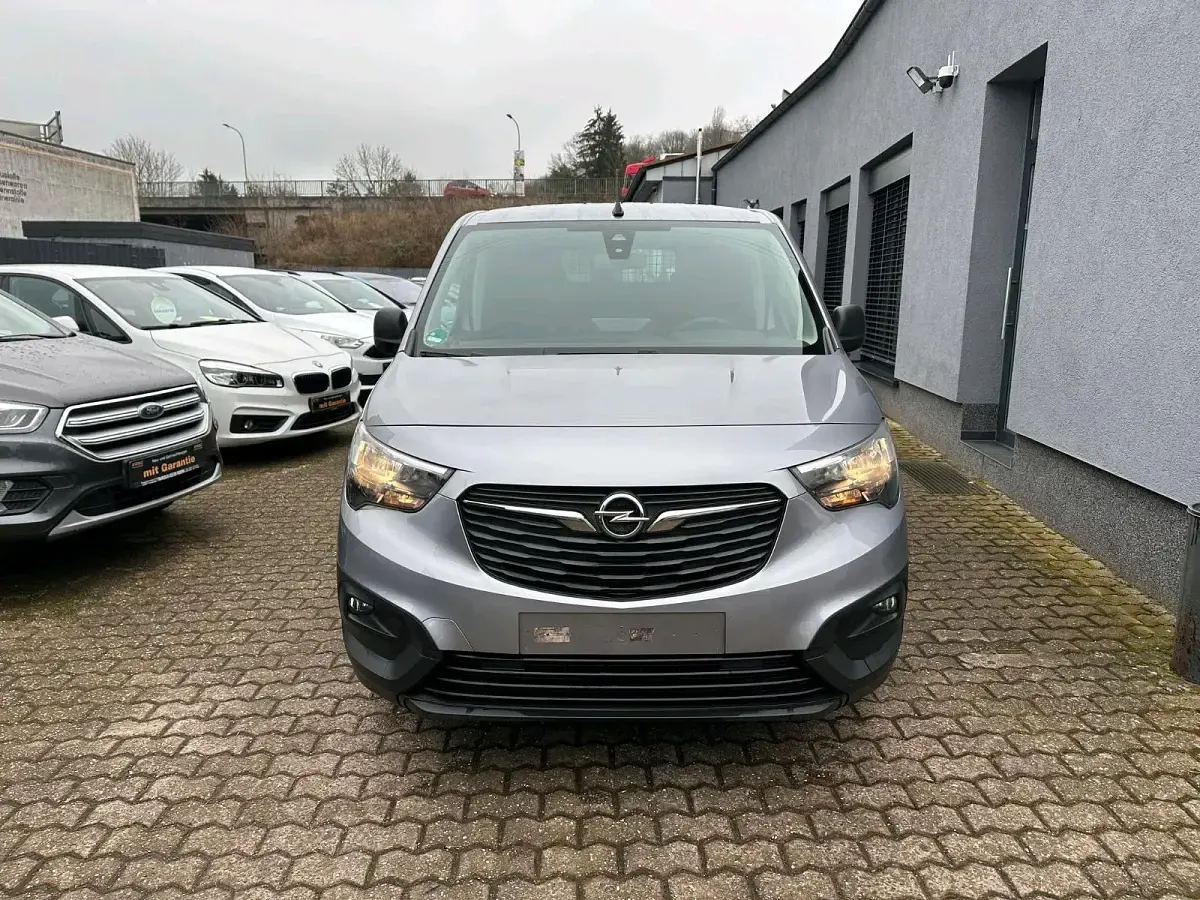 Second-hand Opel Combo 110 CP (80 kW) 2021 Argintiu Monovolum