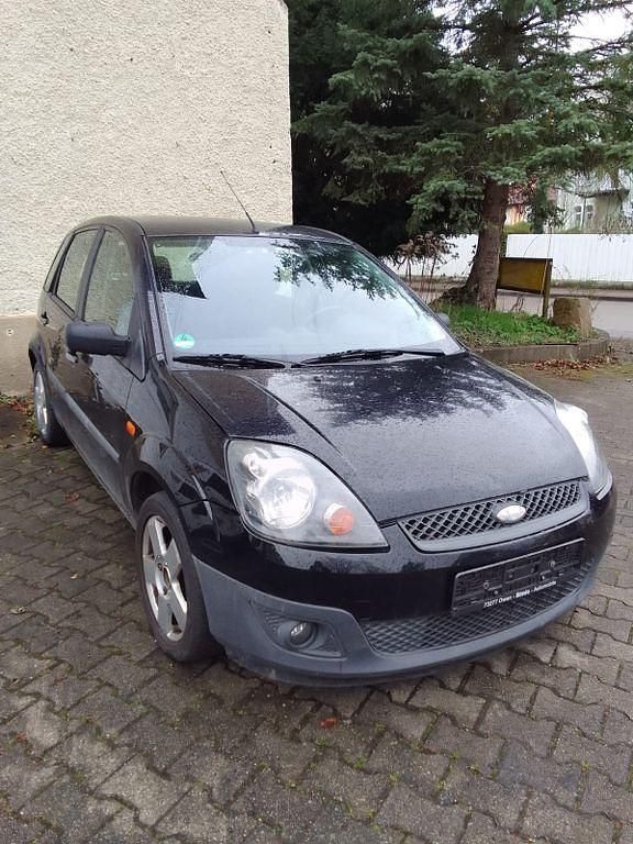 Gebraucht Ford Fiesta Ambiente 80 PS (58 kW) 2009 Schwarz Kleinwagen