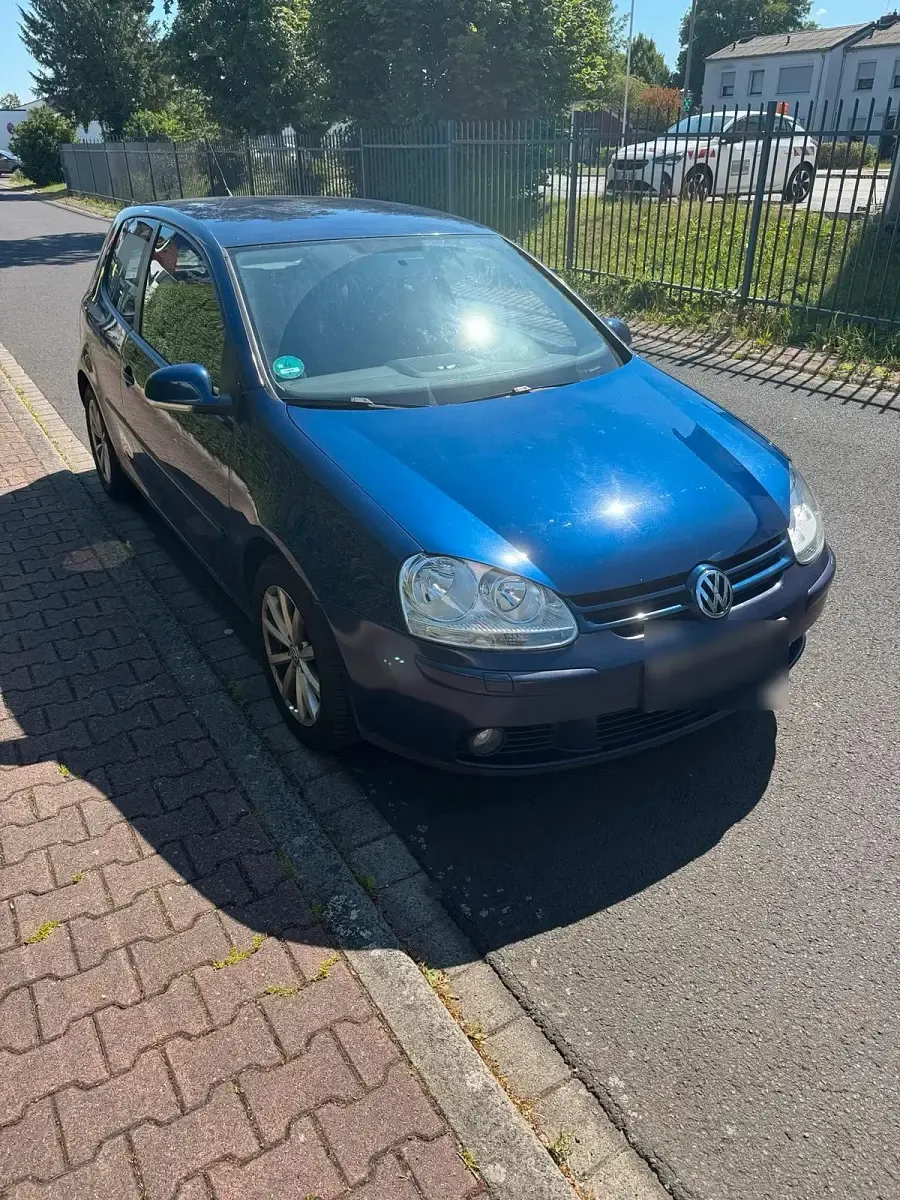 Gebraucht VW Golf V 101 PS (74 kW) 2006 Blau Kleinwagen