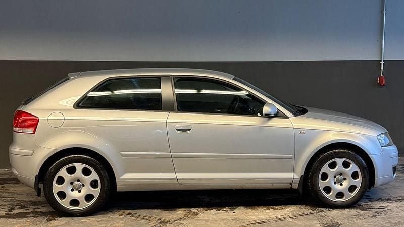 Gebraucht Audi A3 Attraction 102 PS (75 kW) 2004 Silber Limousine