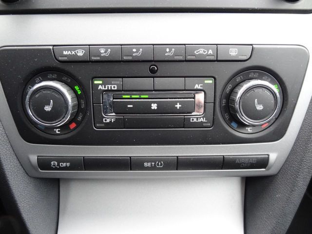 Gebraucht Skoda Octavia Family 122 PS (89 kW) 2012 Blau metallic Limousine