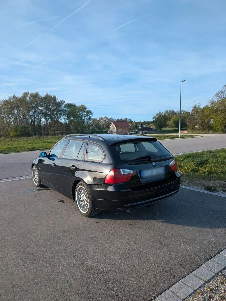 Second-hand BMW 318 122 CP (89 kW) 2006 Negru Break