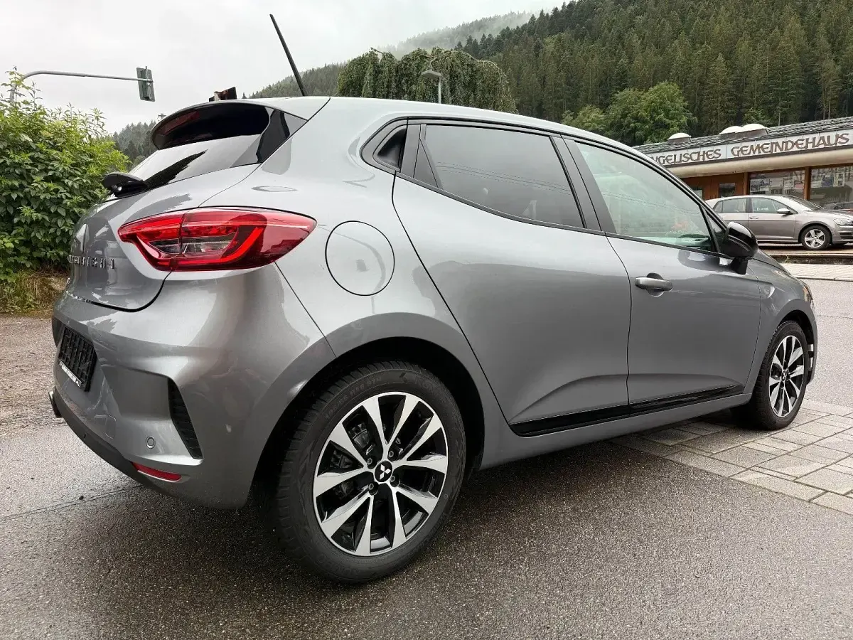 Gebraucht Mitsubishi Colt Plus 91 PS (66 kW) 2024 Grau Kleinwagen
