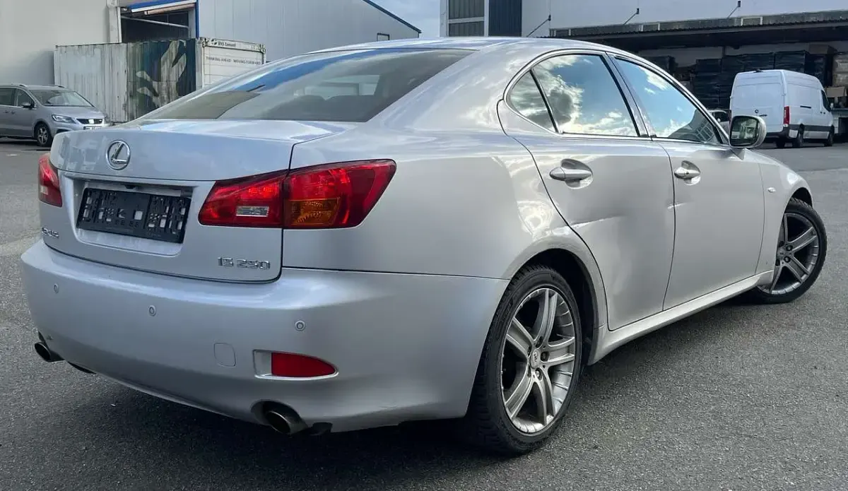 Gebraucht Lexus IS250 208 PS (152 kW) 2005 Silver mica metallic Limousine