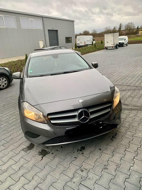 Gebraucht Mercedes A200 136 PS (100 kW) 2013 Grau Limousine