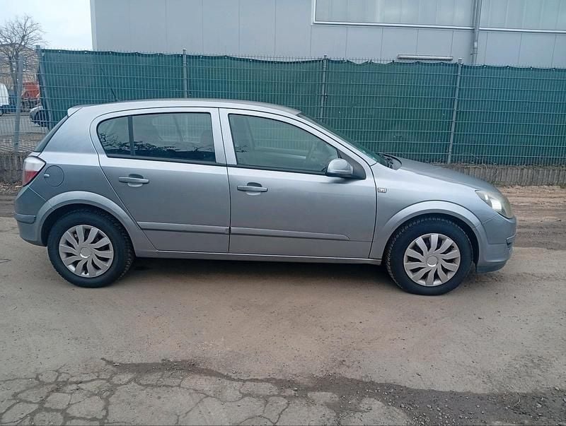 Gebraucht Opel Astra 90 PS (66 kW) 2005 Grau Limousine