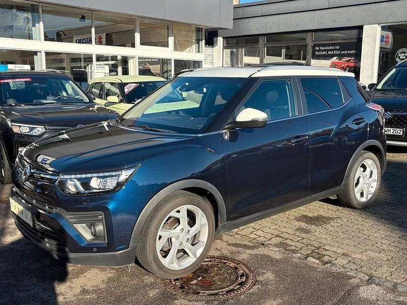 Blau Gebraucht 2022 Ssangyong (KGM) Tivoli SUV | 12.970 € - Bild 1/4