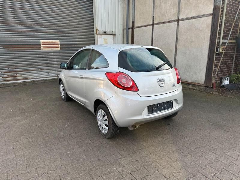 Grau Gebraucht 2010 Ford Ka Titanium Kleinwagen | 3.890 € (Fairer Preis) - Bild 1/4
