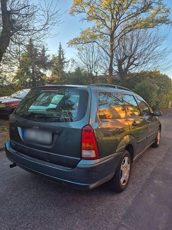 Usata Ford Focus 75 CV (55 kW) 2003 Verde Station wagon