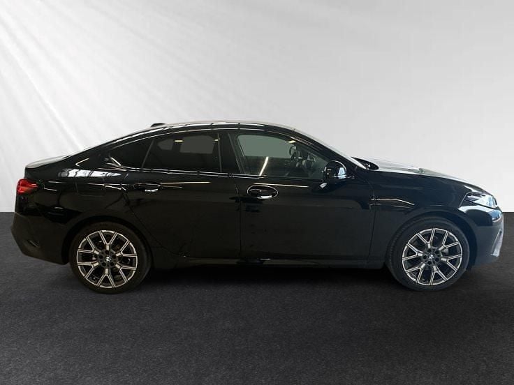 Gebraucht BMW 220 Efficient Dynamics 170 PS (125 kW) 2025 Saphirschwarz metallic Limousine