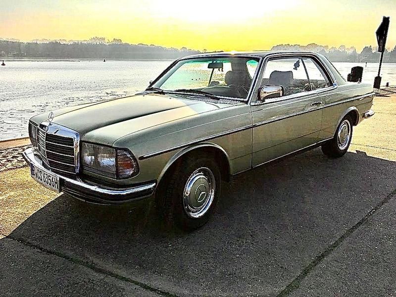 Gebraucht Mercedes 280 179 PS (131 kW) 1981 Grau Coupé