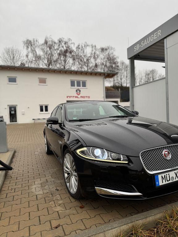 Gebraucht Jaguar XF 241 PS (177 kW) 2013 Schwarz Limousine