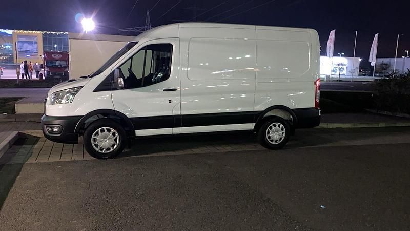 Second-hand Ford Transit 131 CP (96 kW) 2020 Alb Monovolum