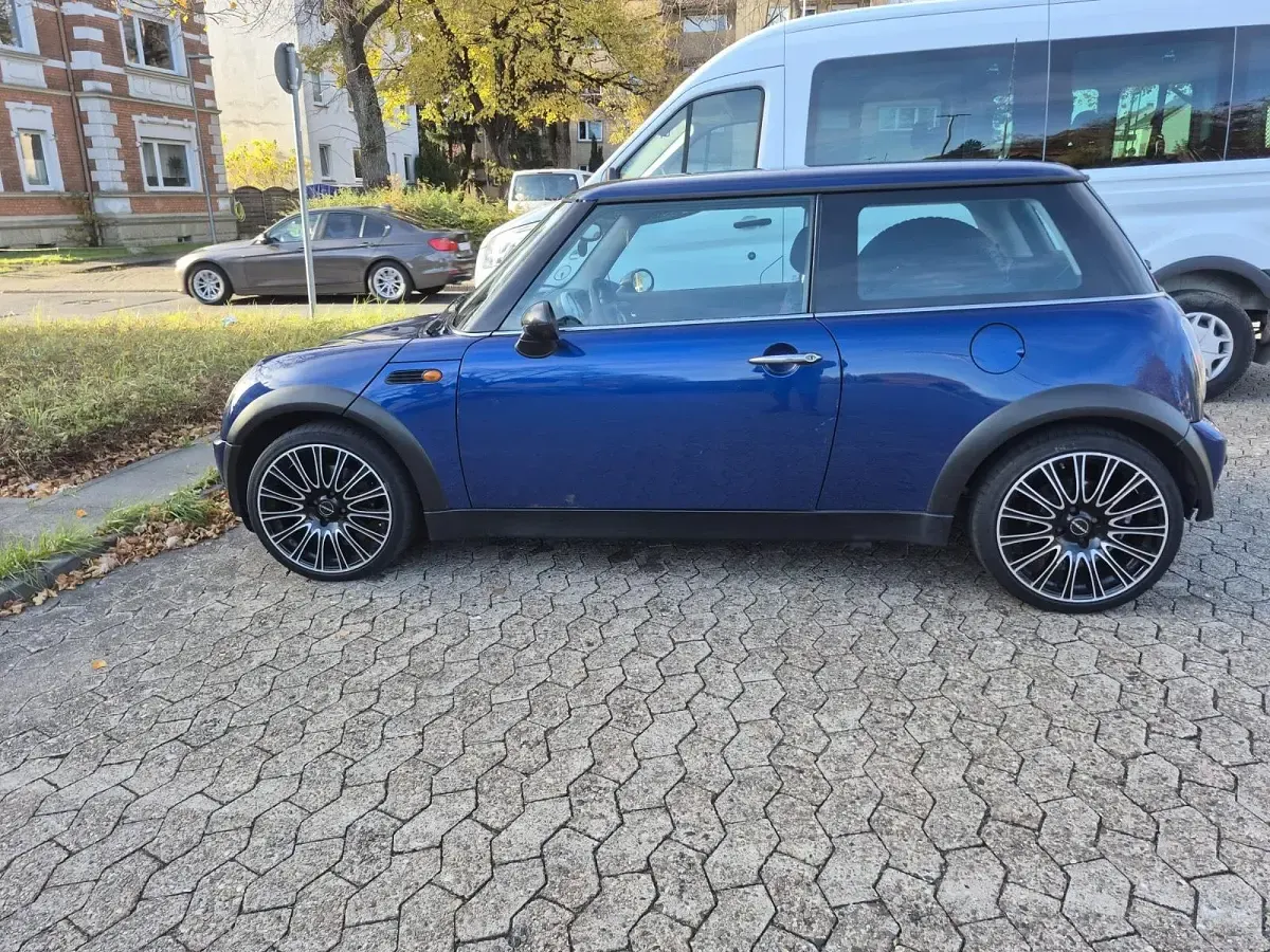 Usata Mini ONE 90 CV (66 kW) 2004 Blu Utilitaria