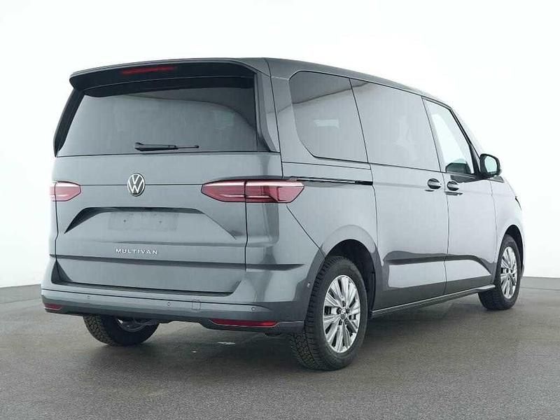 Gebraucht VW Multivan Life 150 PS (110 kW) 2025 Indiumgrau Van / Kleinbus