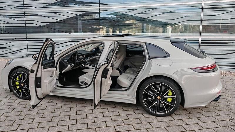Grau Gebraucht 2019 Porsche Panamera Turbo S Limousine | 99.999 € (Teuer) - Bild 1/4